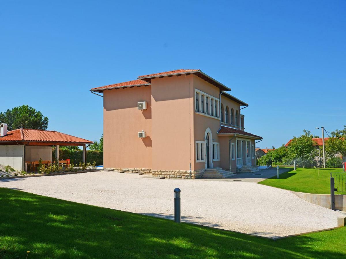 Villa Old School House By Interhome Basici